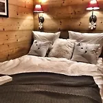 So Cosy アパート ヴァル・トランス